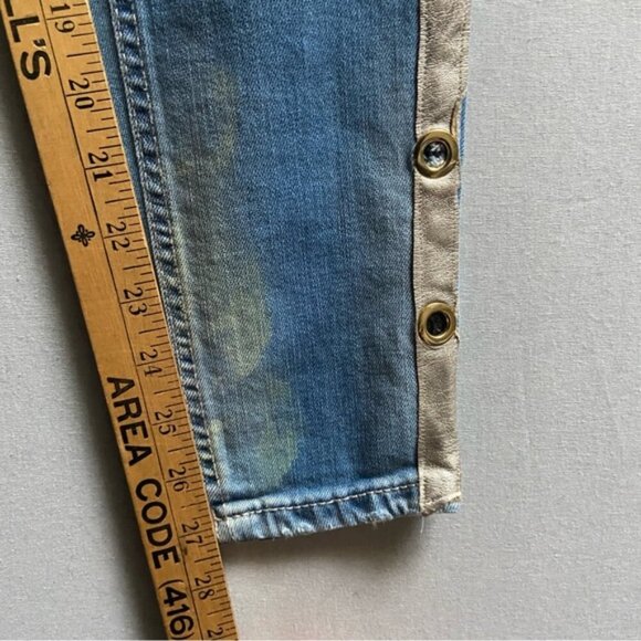 Stylish Blue Jeans with Red Accent - Picture 11 of 12